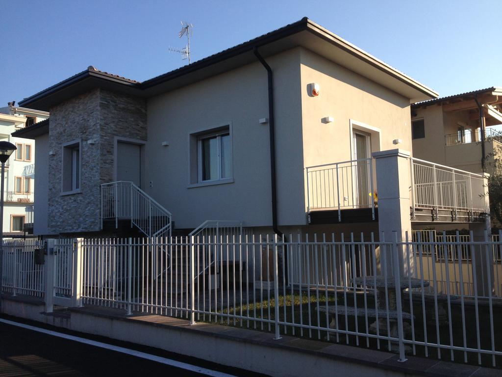 Casa Armonia Apartment Пескиера дел Гарда Екстериор снимка