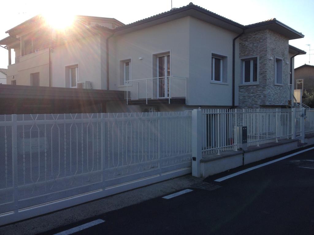 Casa Armonia Apartment Пескиера дел Гарда Екстериор снимка