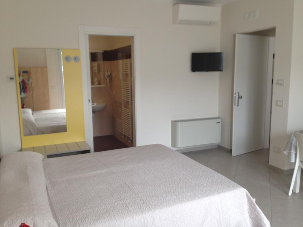 Casa Armonia Apartment Пескиера дел Гарда Екстериор снимка