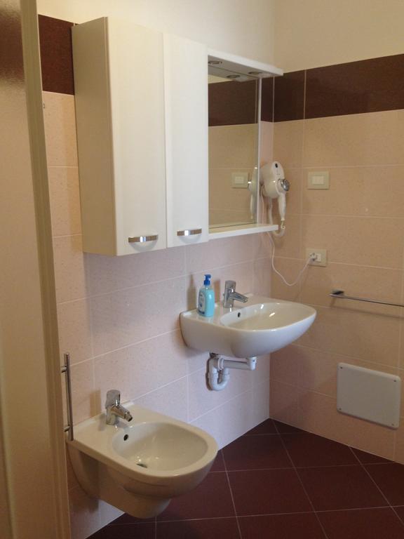 Casa Armonia Apartment Пескиера дел Гарда Екстериор снимка