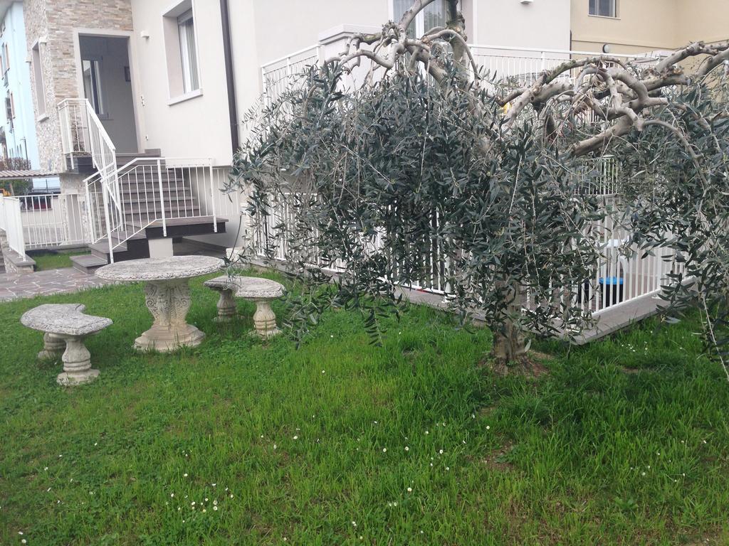 Casa Armonia Apartment Пескиера дел Гарда Екстериор снимка